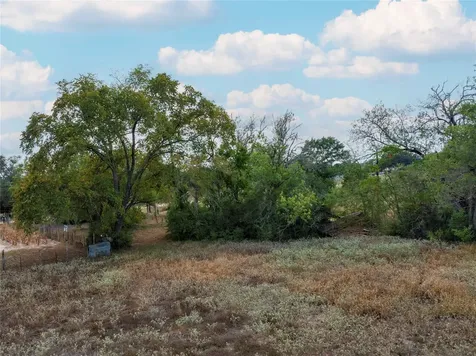 371 County Road 146 Hallettsville TX 77964