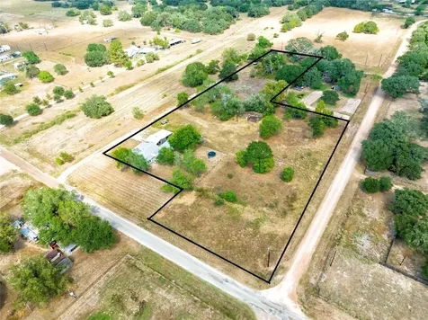 371 County Road 146 Hallettsville TX 77964