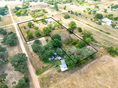 371 County Road 146 Hallettsville TX 77964