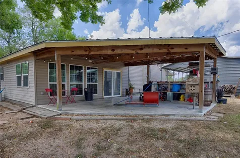 371 County Road 146 Hallettsville TX 77964