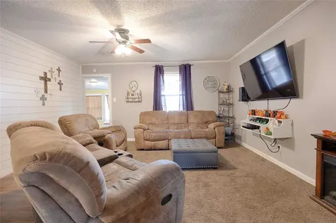 371 County Road 146 Hallettsville TX 77964