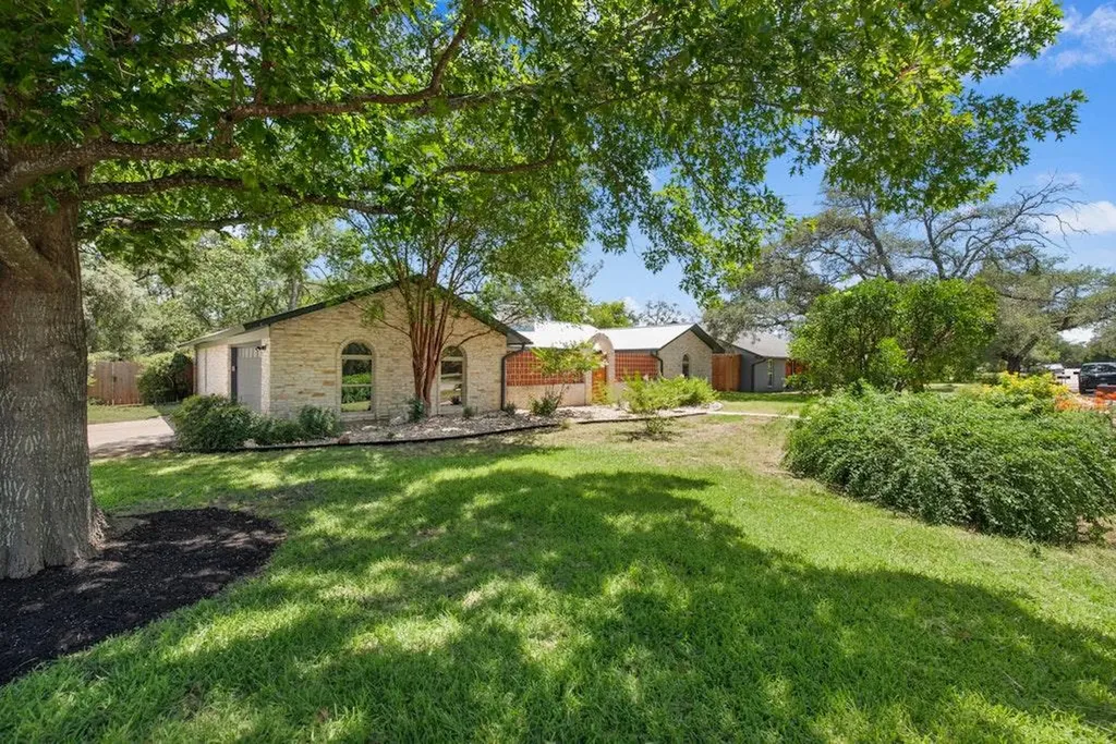4901 Saddle Drive Austin TX 78727