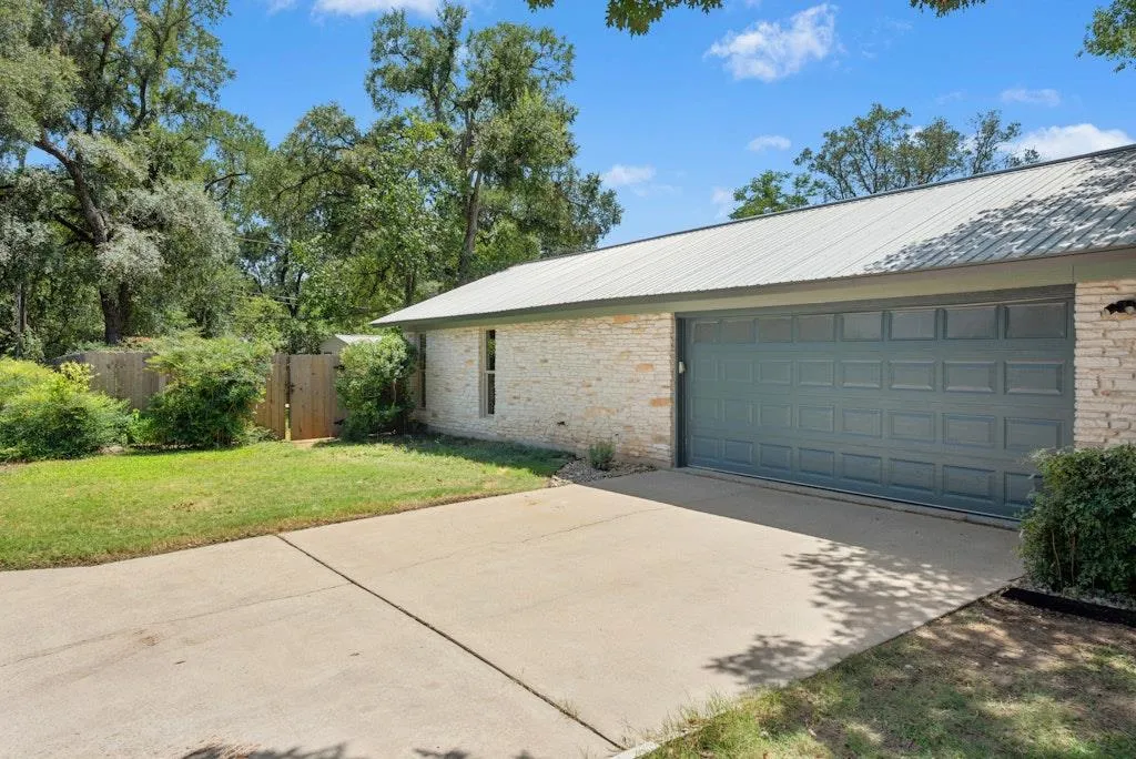 4901 Saddle Drive Austin TX 78727