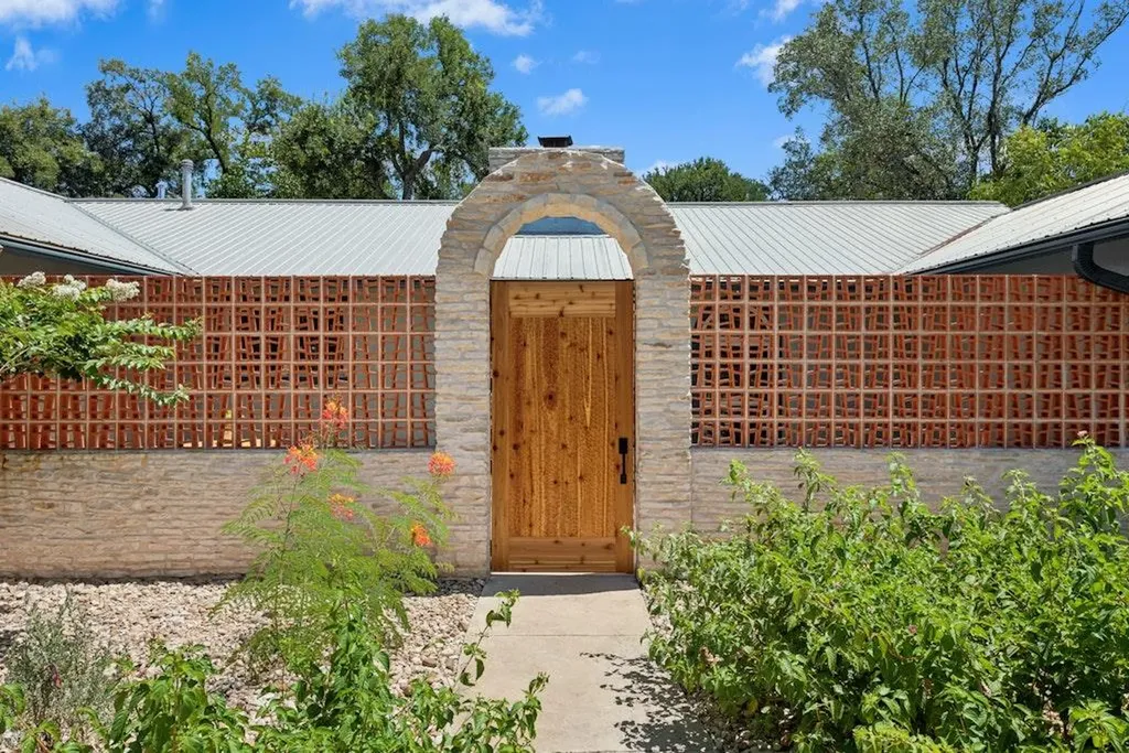 4901 Saddle Drive Austin TX 78727
