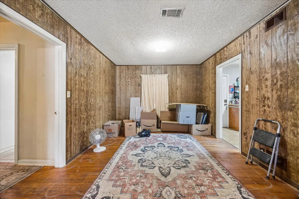 2009 Fortview Road Austin TX 78704