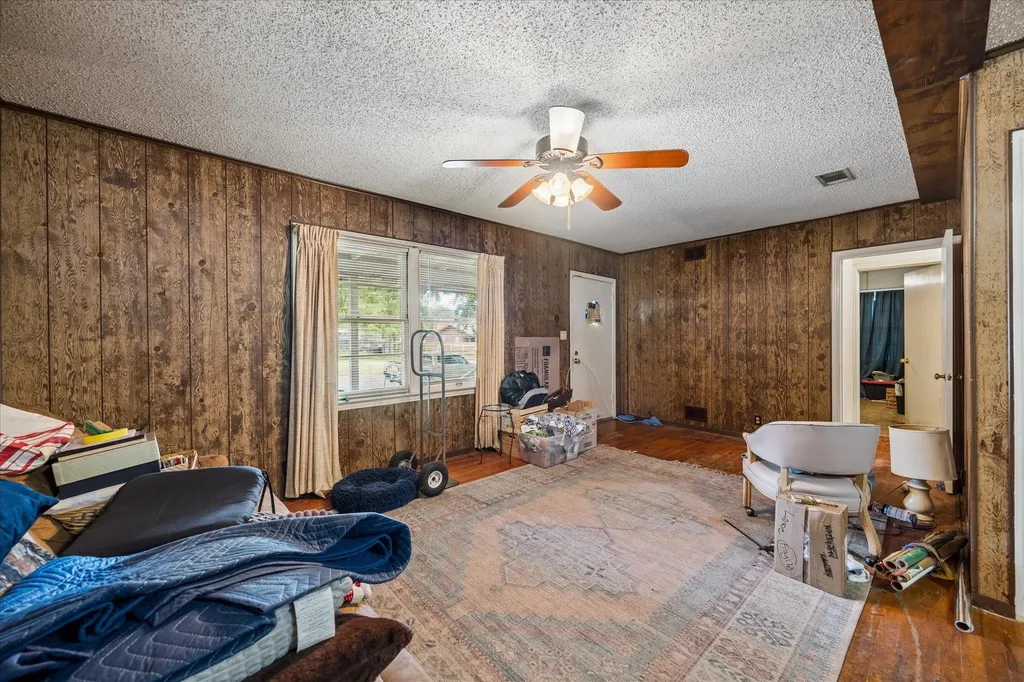 2009 Fortview Road Austin TX 78704