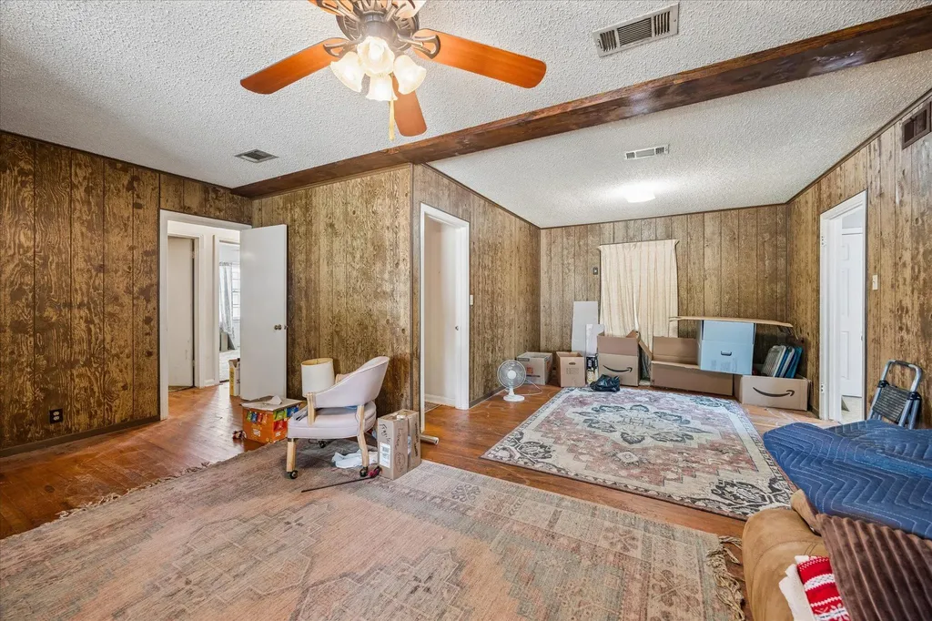 2009 Fortview Road Austin TX 78704