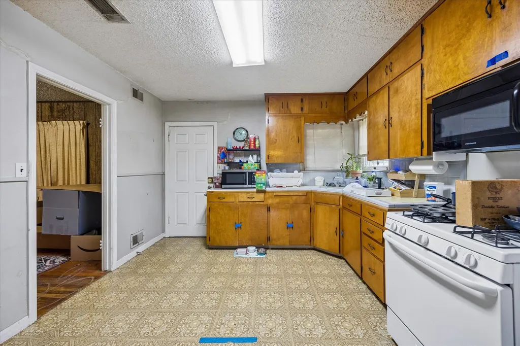 2009 Fortview Road Austin TX 78704
