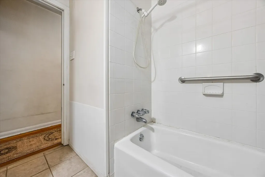 2009 Fortview Road Austin TX 78704