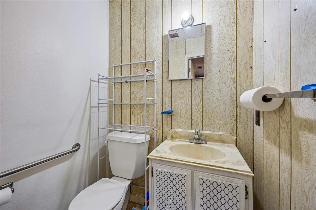 2009 Fortview Road Austin TX 78704