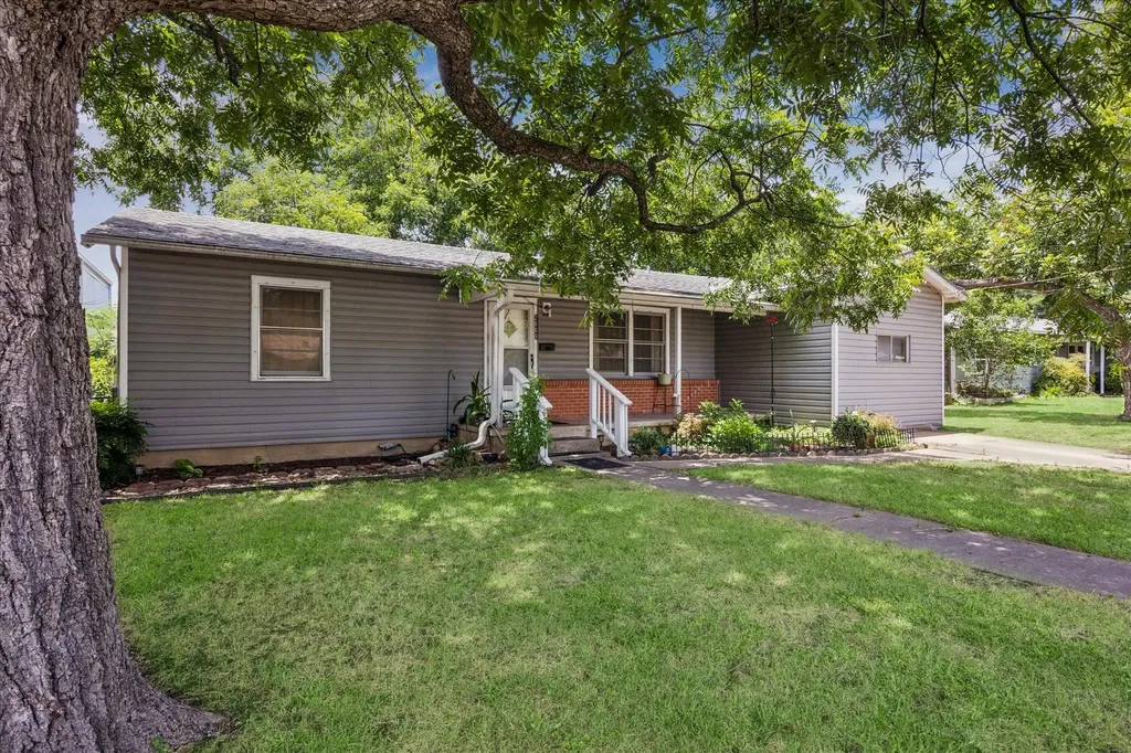2009 Fortview Road Austin TX 78704