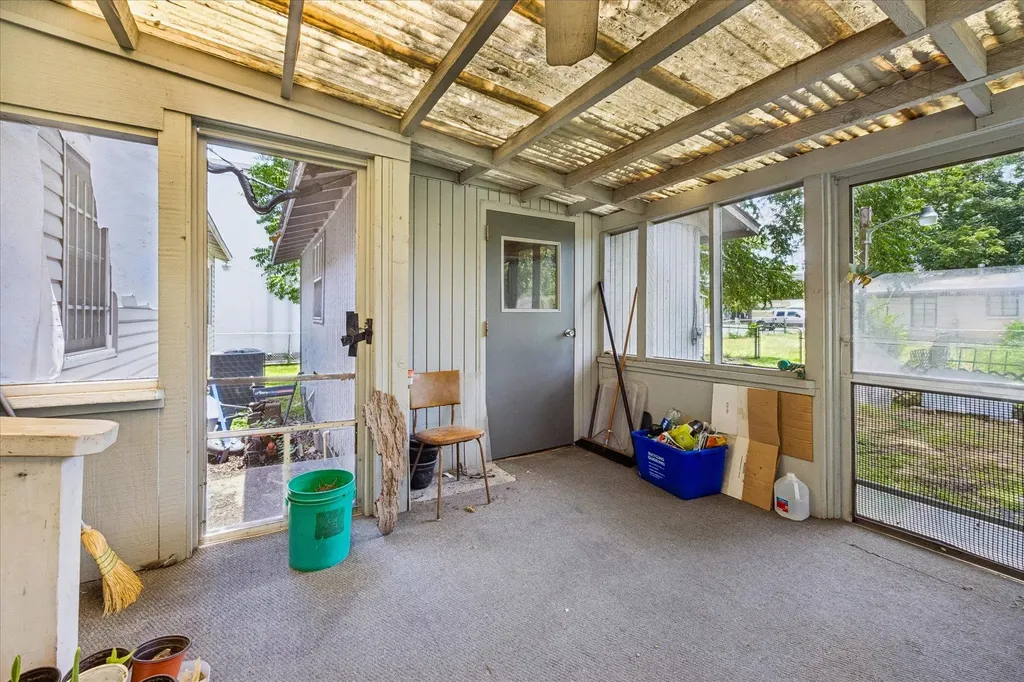 2009 Fortview Road Austin TX 78704