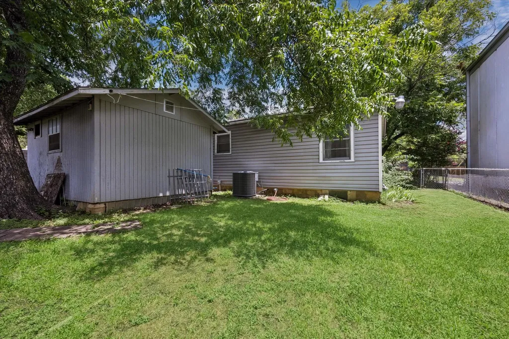 2009 Fortview Road Austin TX 78704
