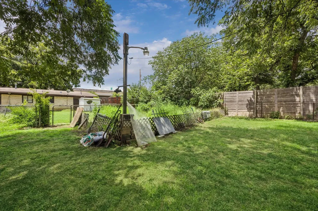 2009 Fortview Road Austin TX 78704