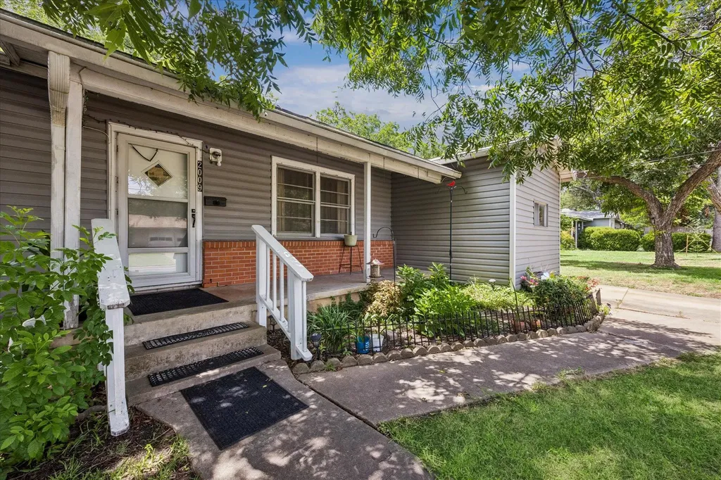 2009 Fortview Road Austin TX 78704