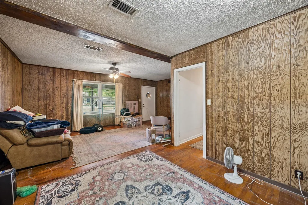 2009 Fortview Road Austin TX 78704