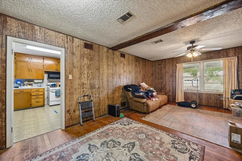 2009 Fortview Road Austin TX 78704