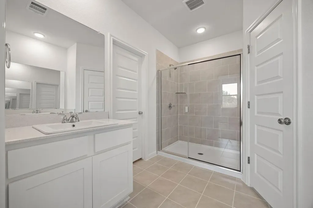 278 Bendecido Loop Elgin TX 78621