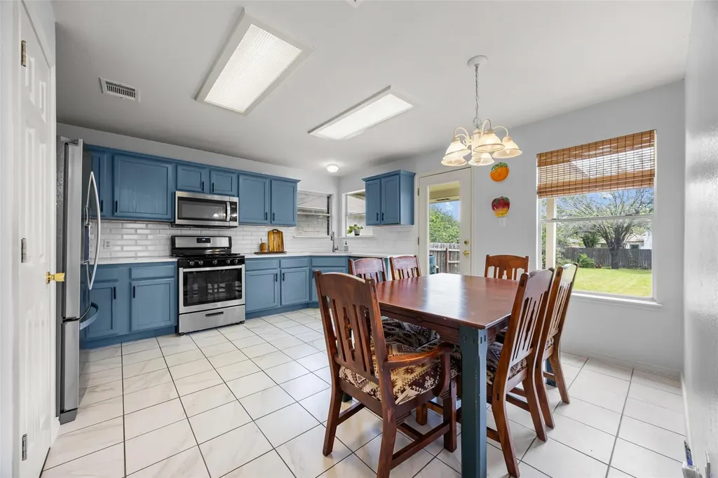 4604 Hoffman Drive Austin TX 78749