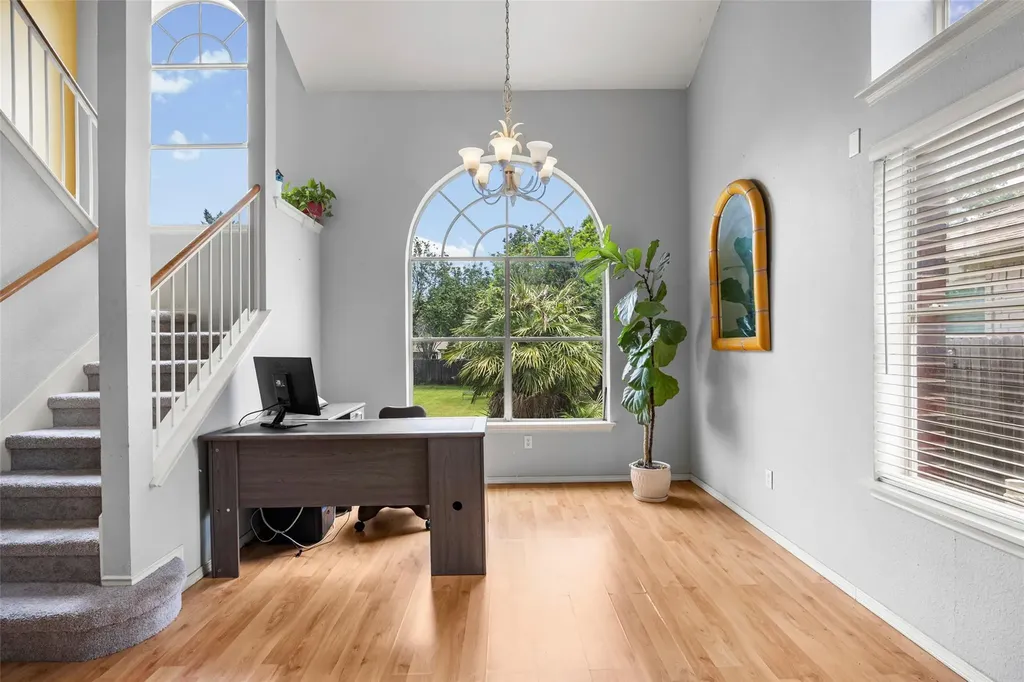 4604 Hoffman Drive Austin TX 78749