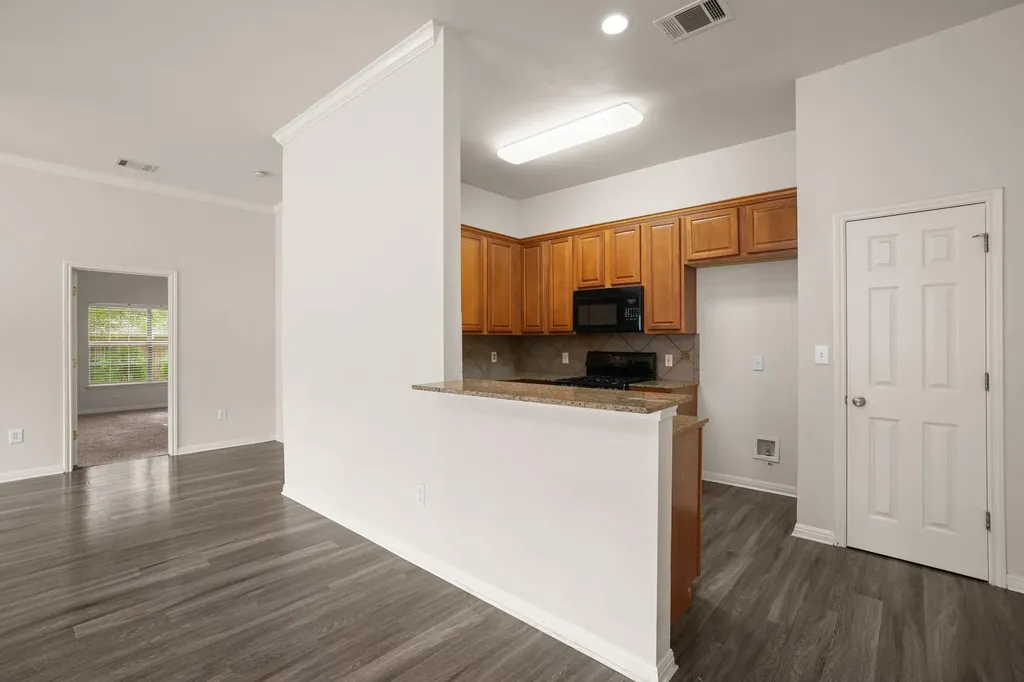 5515 Davis Lane Austin TX 78749
