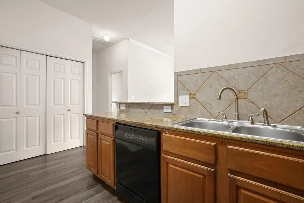 5515 Davis Lane Austin TX 78749