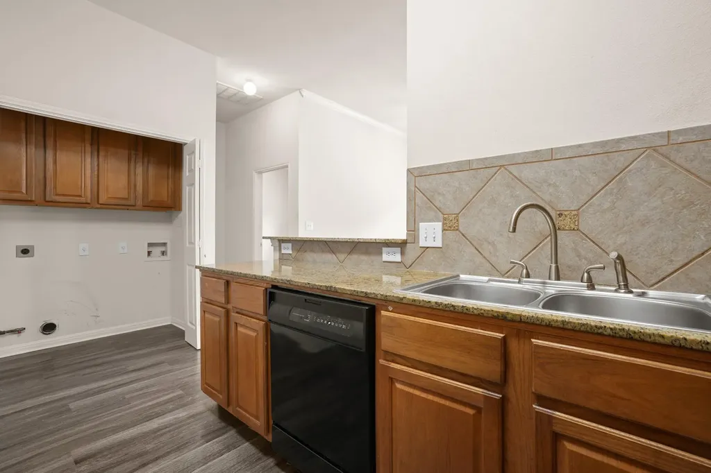 5515 Davis Lane Austin TX 78749