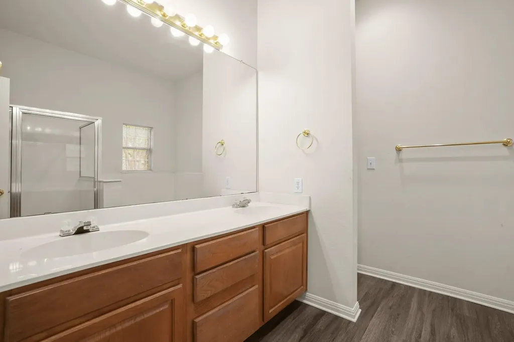 5515 Davis Lane Austin TX 78749