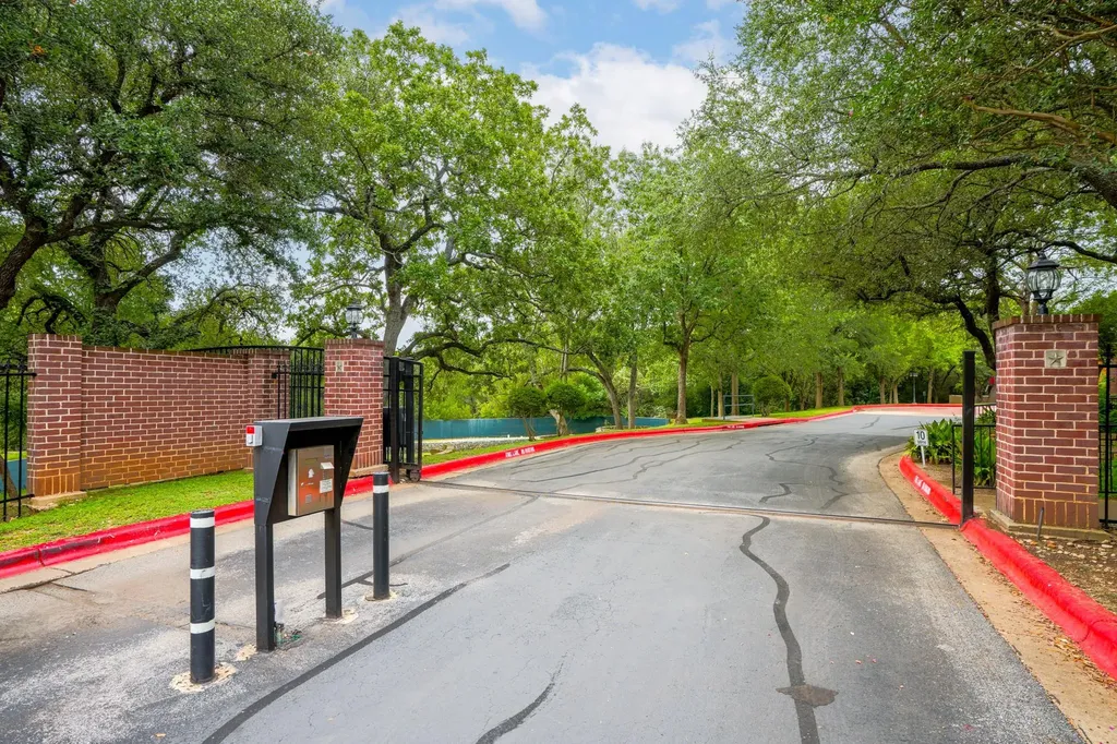 5515 Davis Lane Austin TX 78749
