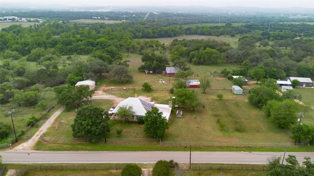 7866 County Road 404 Spicewood TX 78669