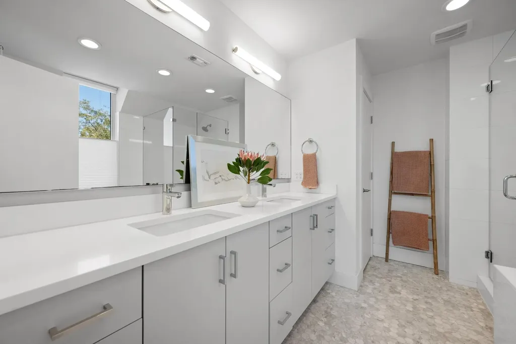 2010 Goodrich Avenue Austin TX 78704
