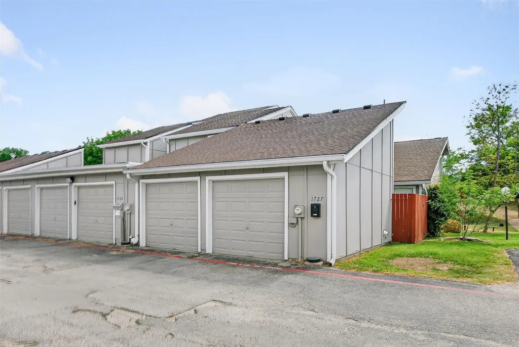 1727 Timber Ridge Drive Austin TX 78741