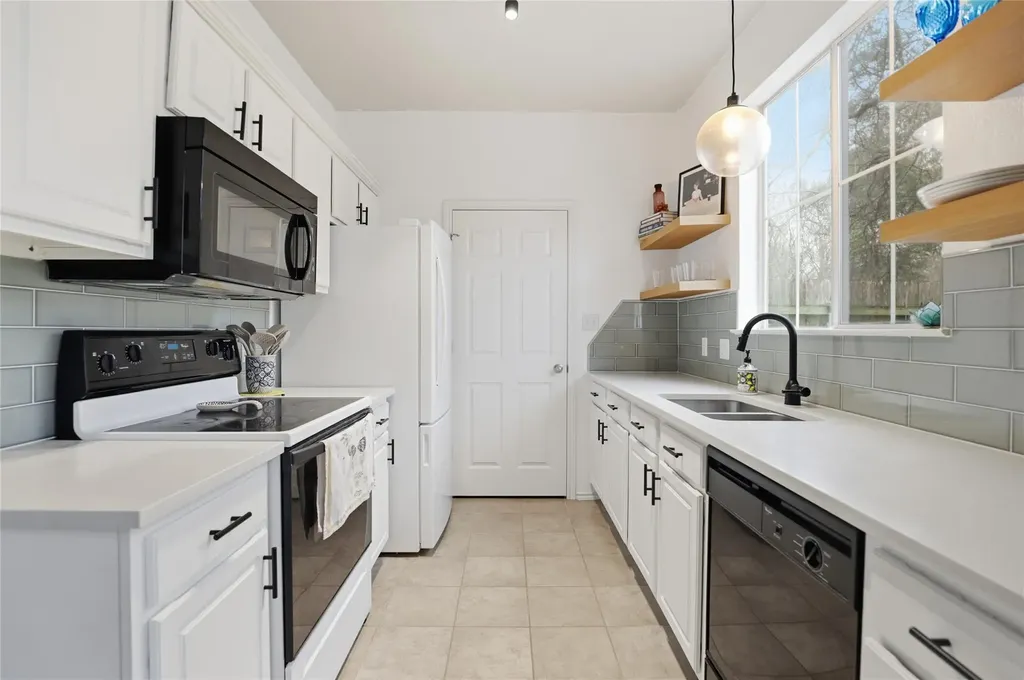 4501 Whispering Valley Drive Austin TX 78727