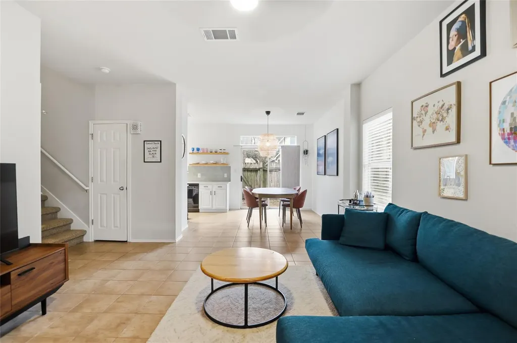 4501 Whispering Valley Drive Austin TX 78727