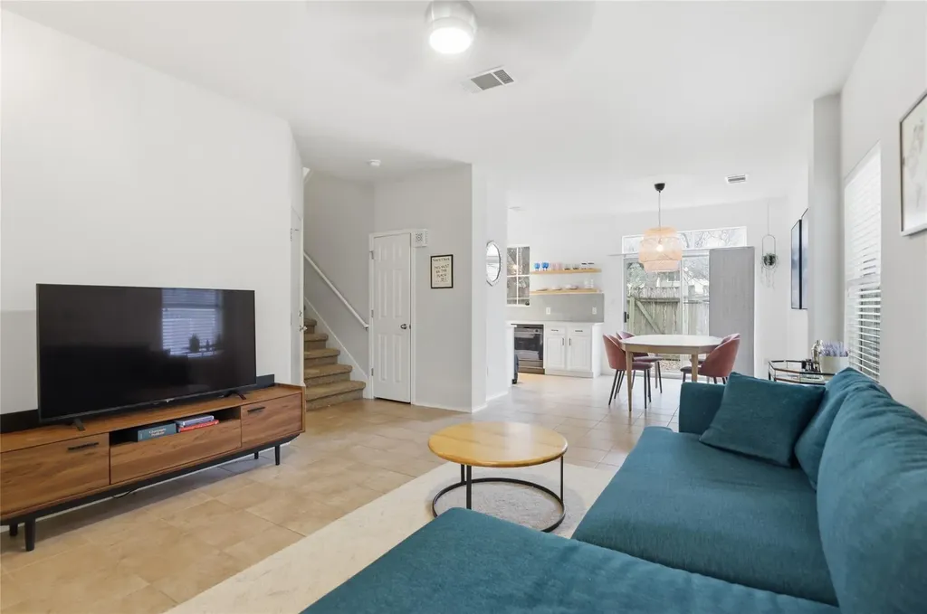 4501 Whispering Valley Drive Austin TX 78727