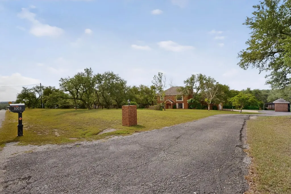 1003 Pier Branch Road Dripping Springs TX 78620