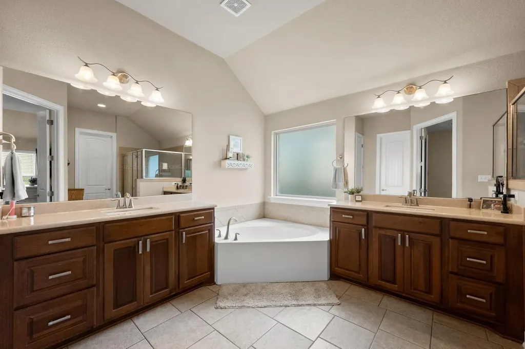 292 Swallowtail Drive Austin TX 78737