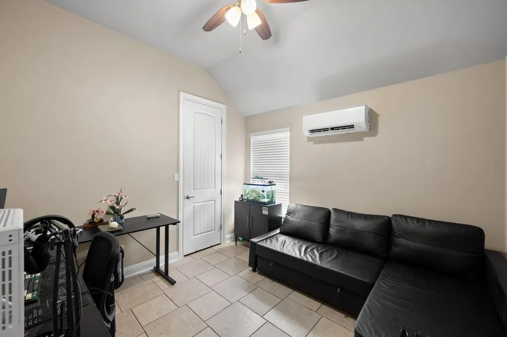 292 Swallowtail Drive Austin TX 78737