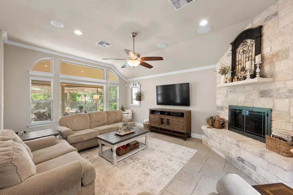 292 Swallowtail Drive Austin TX 78737