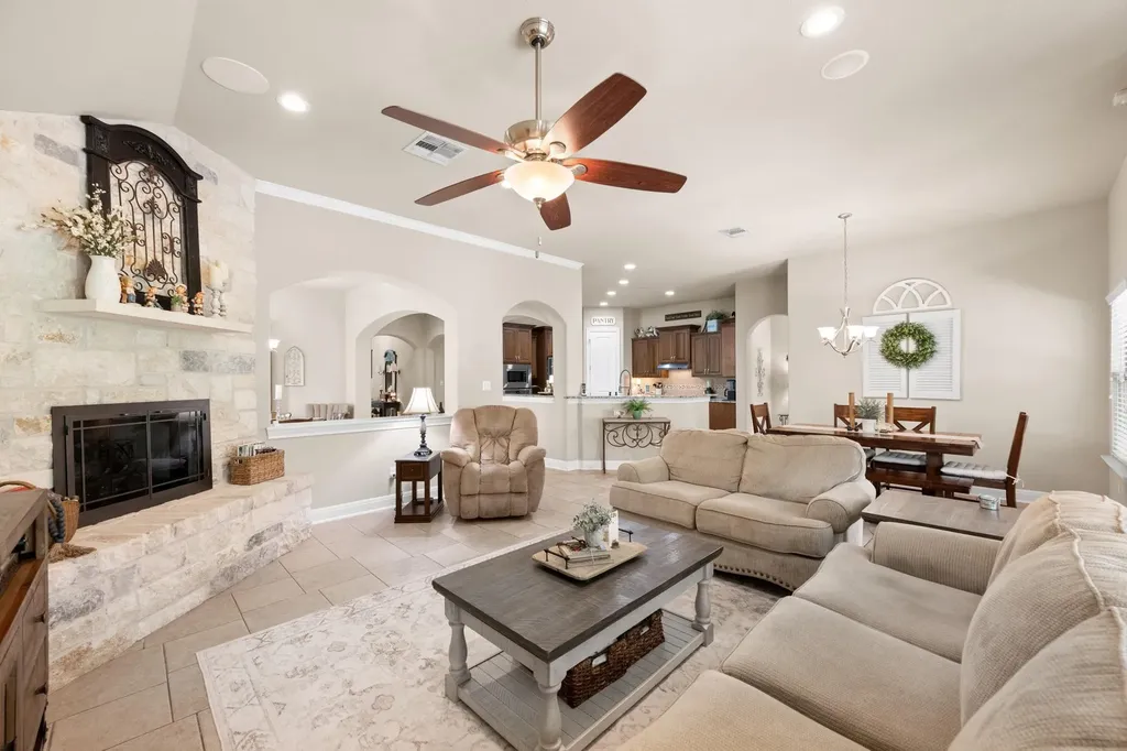 292 Swallowtail Drive Austin TX 78737