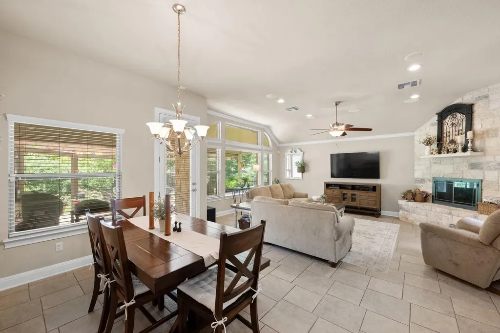 292 Swallowtail Drive Austin TX 78737