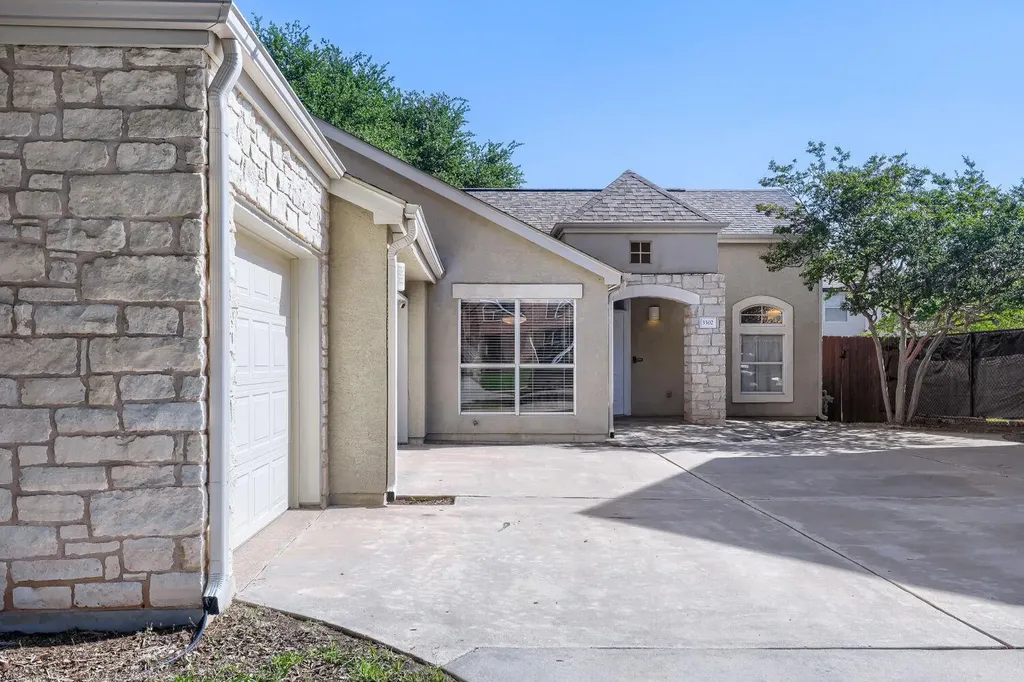 3302 Ross Cove Round Rock TX 78664
