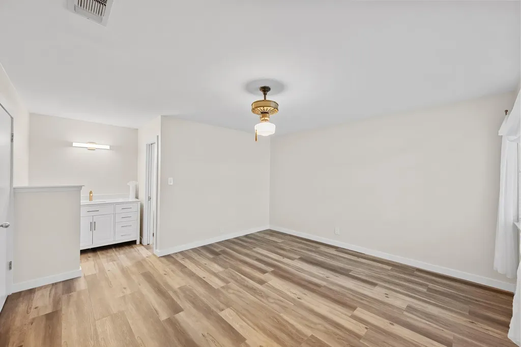 2506 Redleaf Lane Austin TX 78745