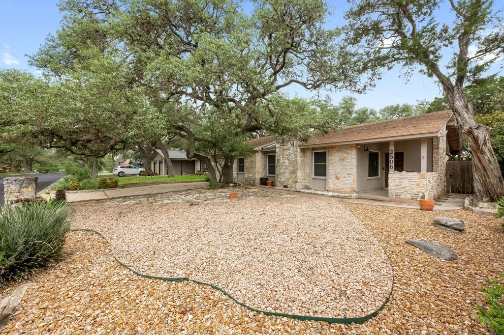 2506 Redleaf Lane Austin TX 78745