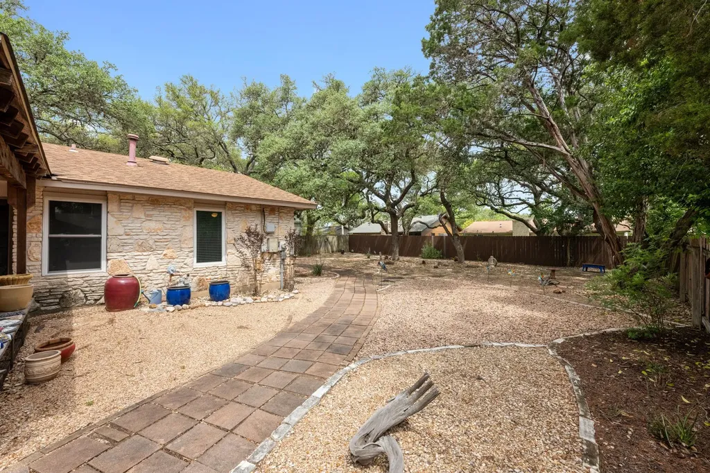 2506 Redleaf Lane Austin TX 78745