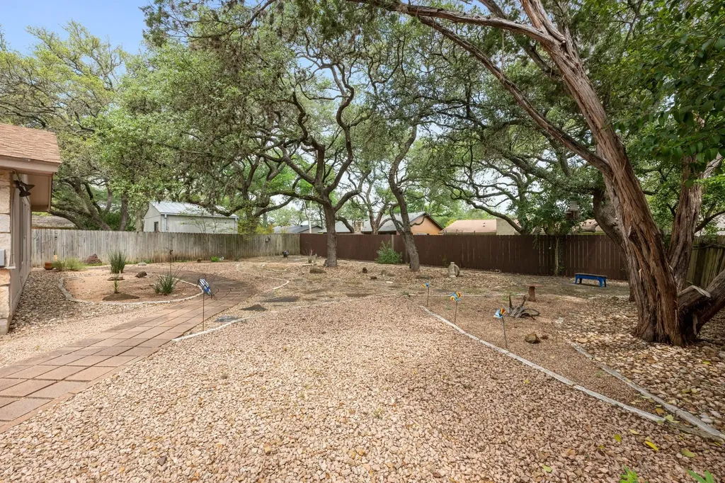 2506 Redleaf Lane Austin TX 78745