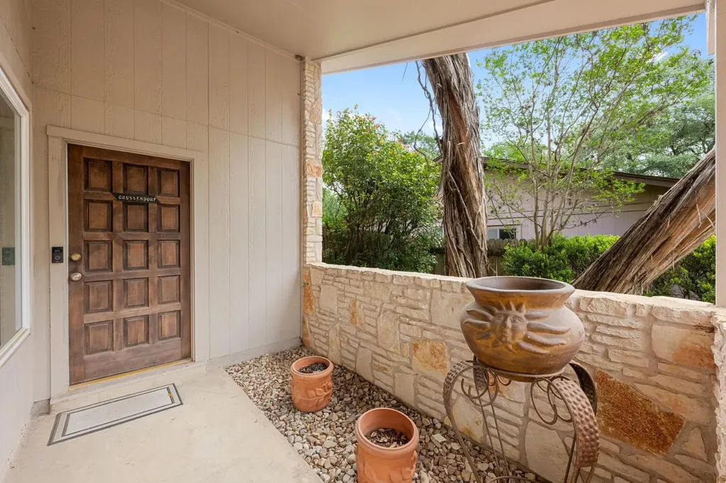 2506 Redleaf Lane Austin TX 78745