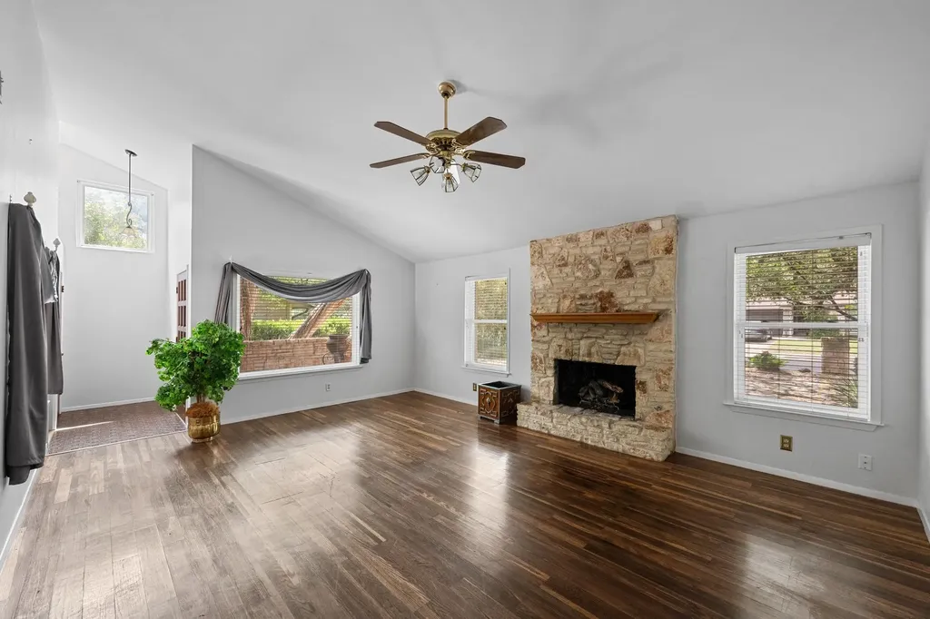 2506 Redleaf Lane Austin TX 78745