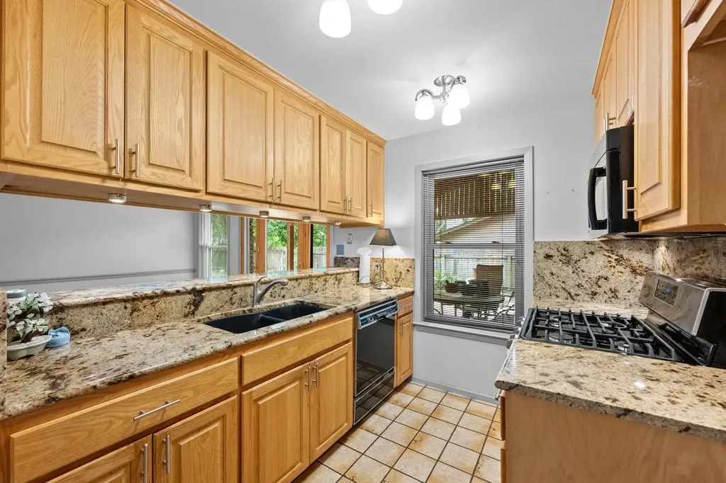 2506 Redleaf Lane Austin TX 78745