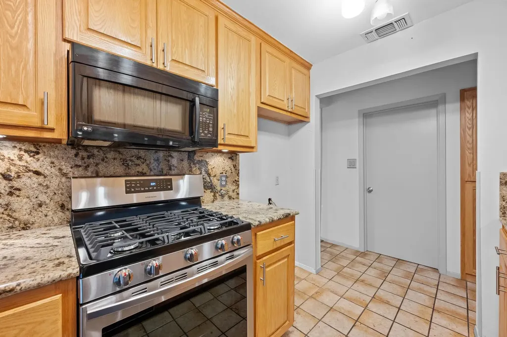 2506 Redleaf Lane Austin TX 78745